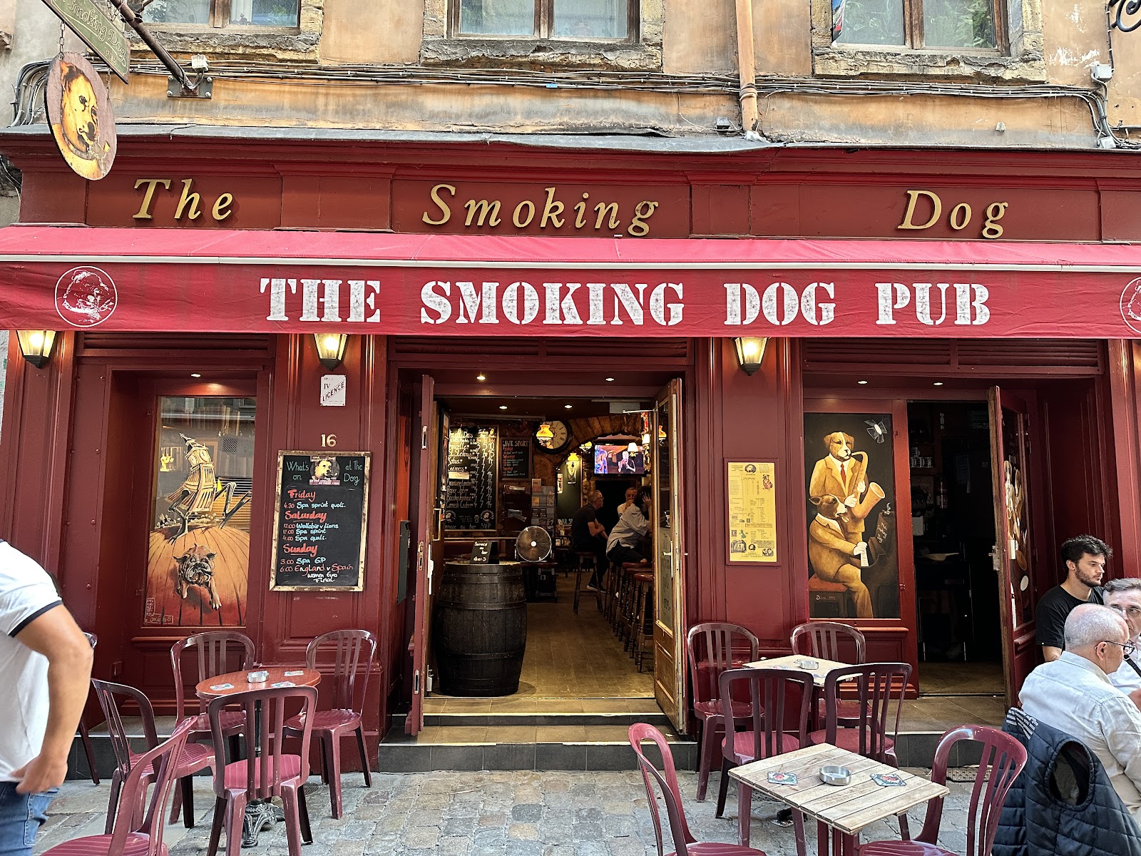 Smoking Dog Lyon bar interior