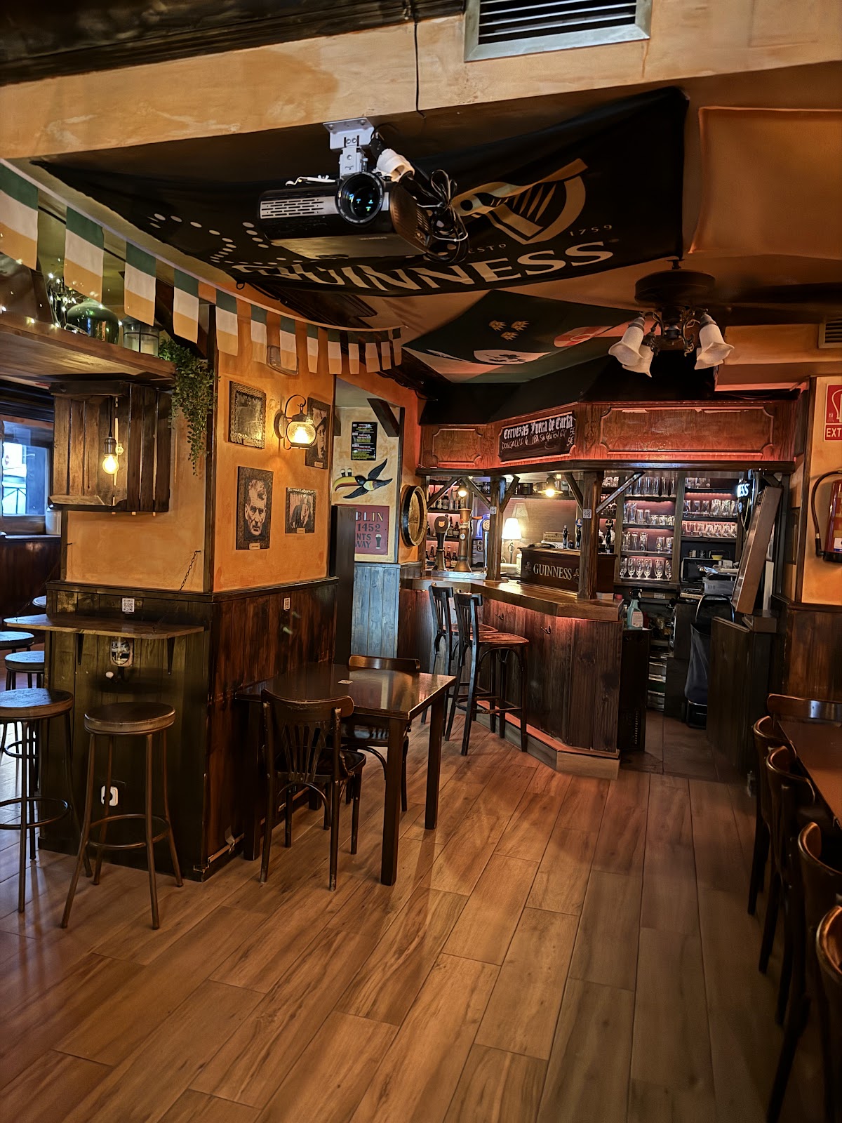 Collin's Irish Tavern interior near Alonso Martínez, Madrid