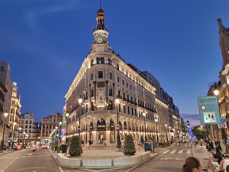 Tartan Roof, Madrid