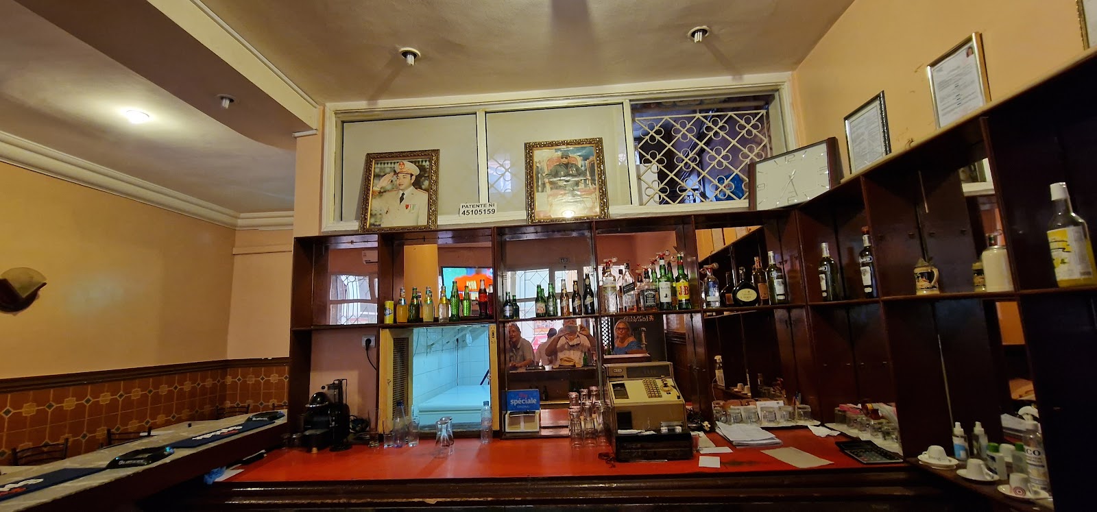 Le Bar à Qui? Marrakech Belgian Beer Bar interior
