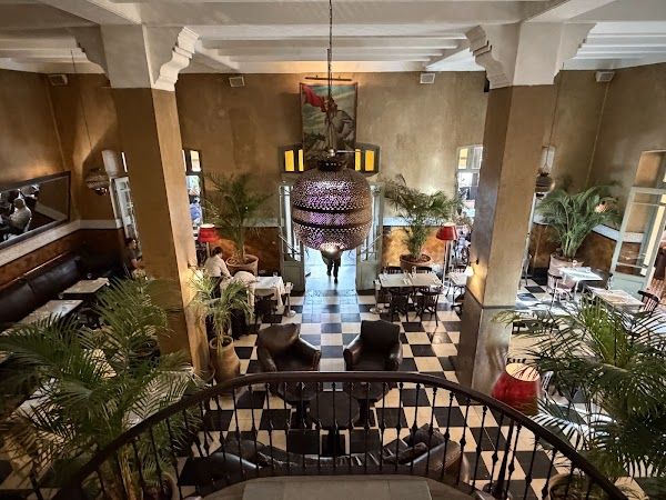 Cafe Bougainvillea