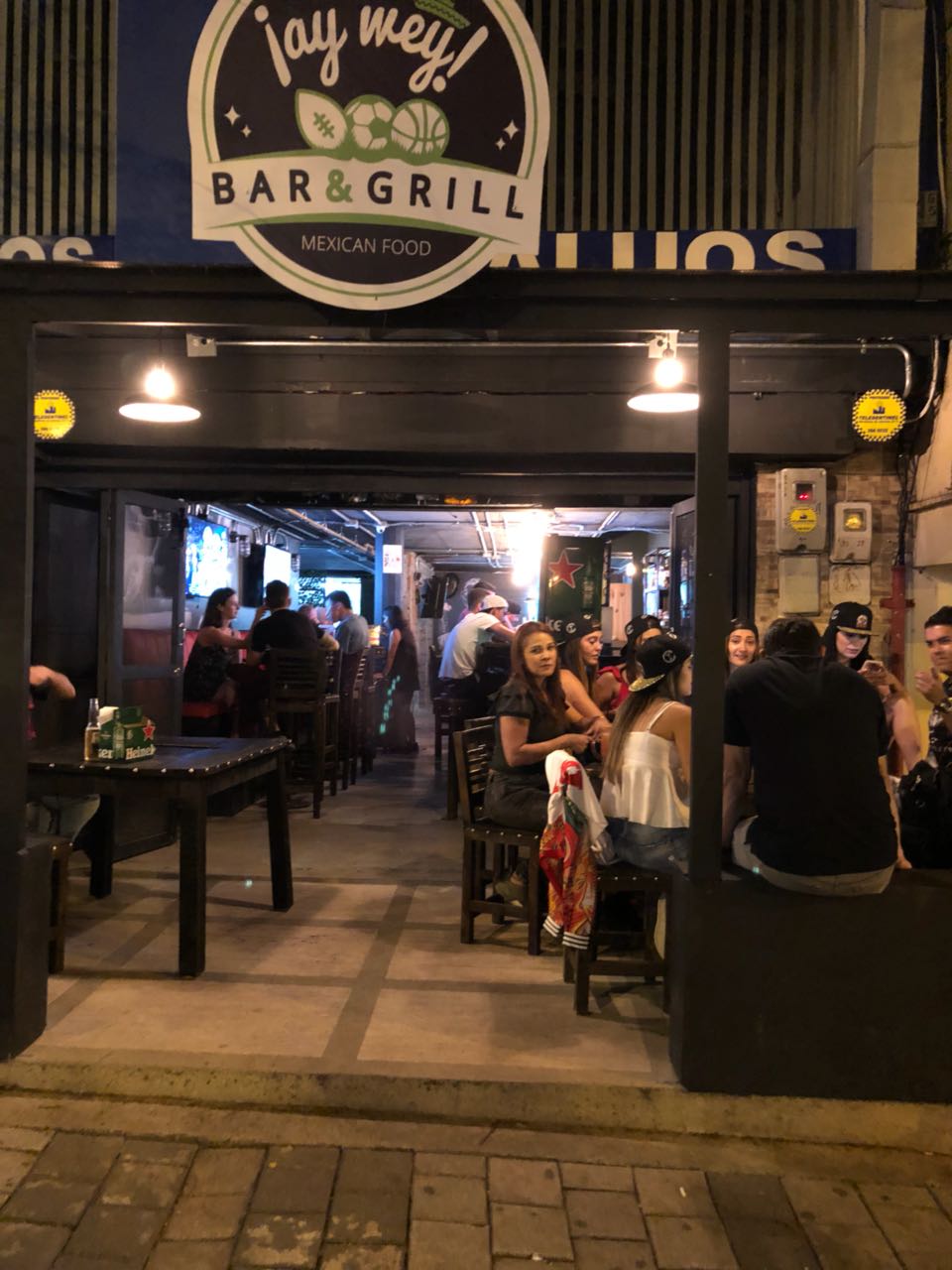 Ay Wey Bar &amp; Grill, Medellin
