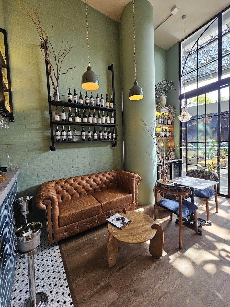 Dos Vinos Wine Bar, Medellin