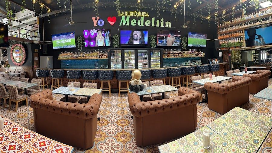 Medellin Pub, Medellin