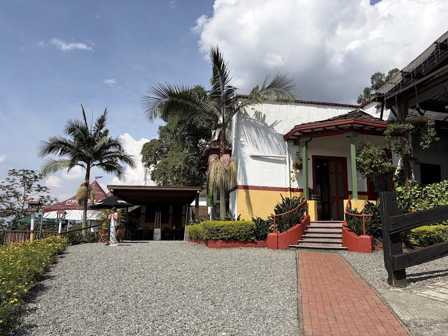 Marmoleo Bar, Medellin