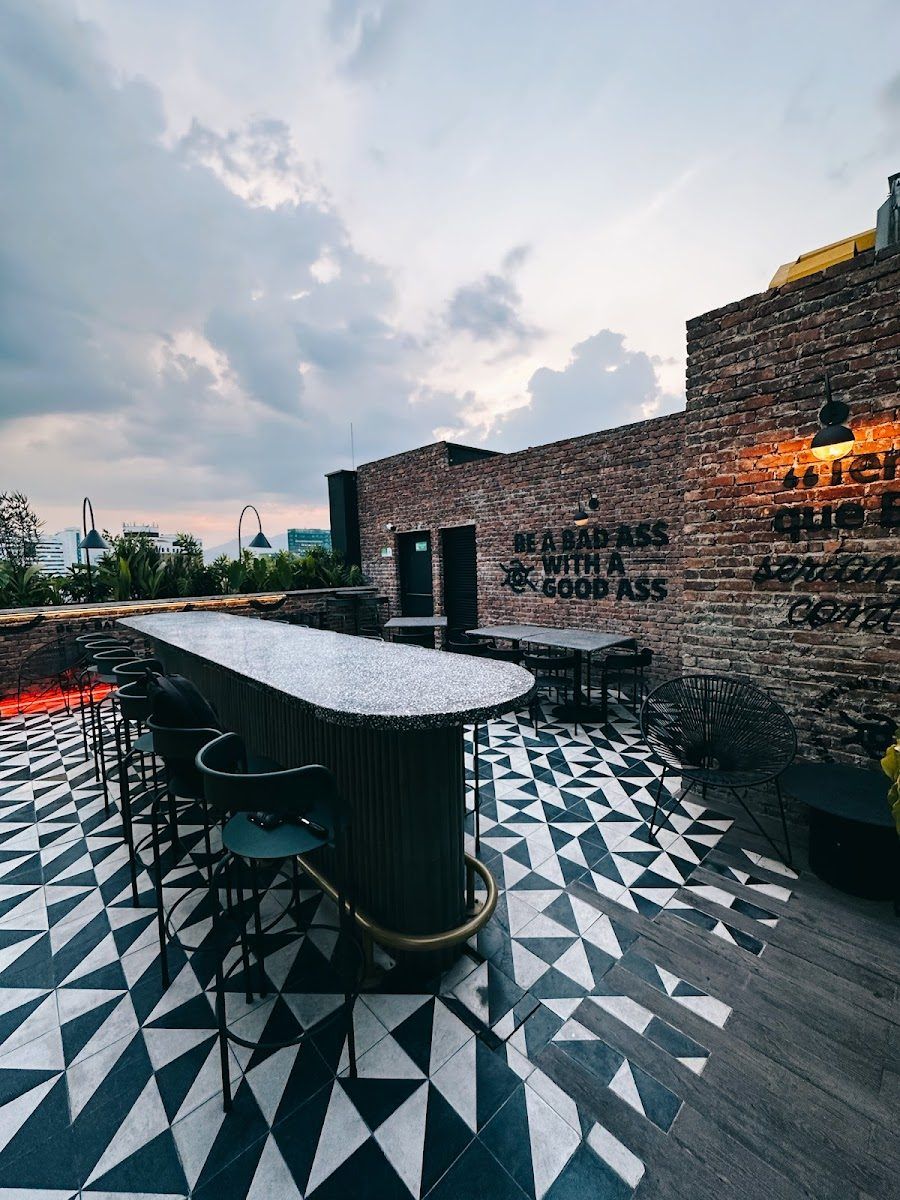 The Novelty Rooftop, Medellin