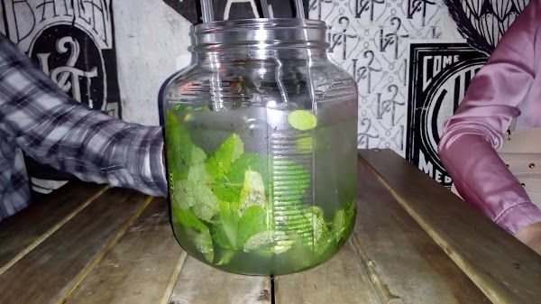 Vintrash in Medellin