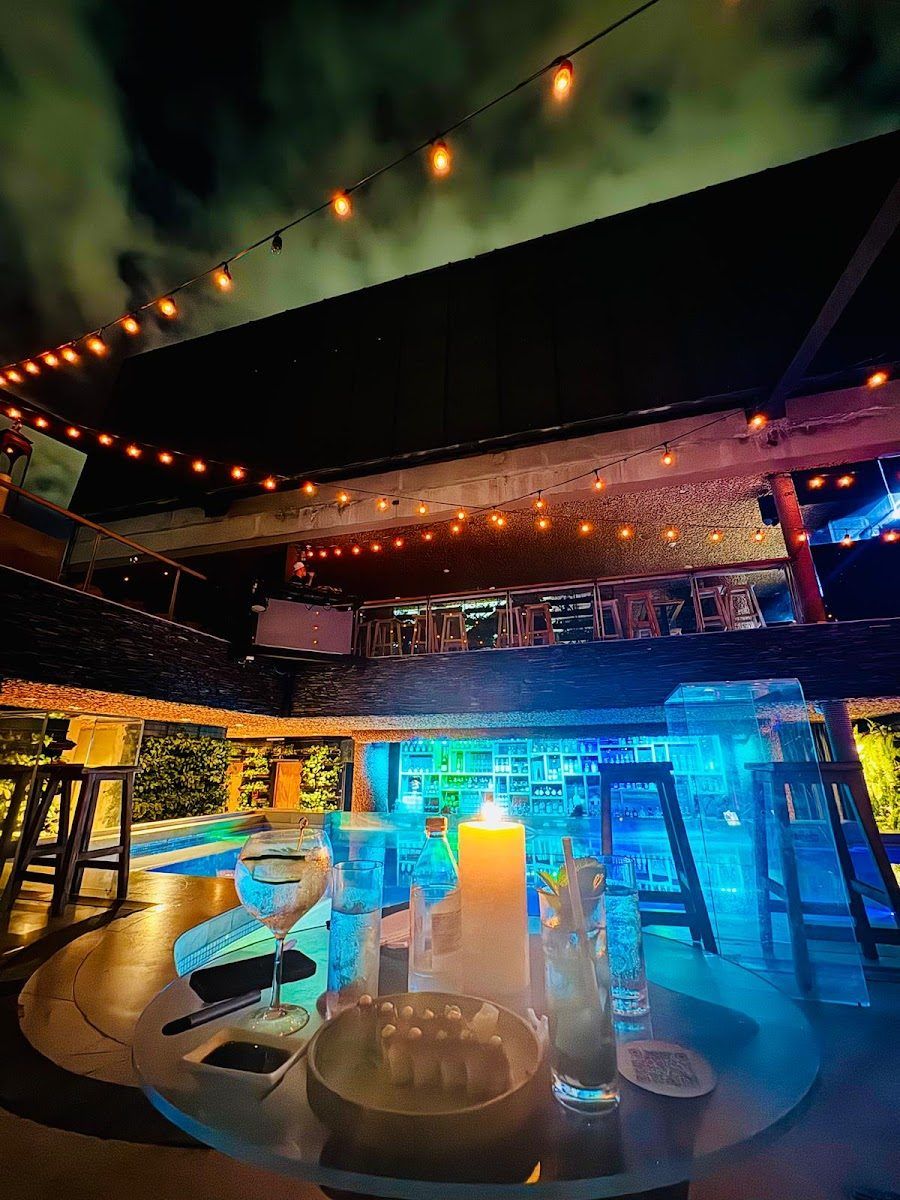 X Art &amp; Cocktails, Medellin