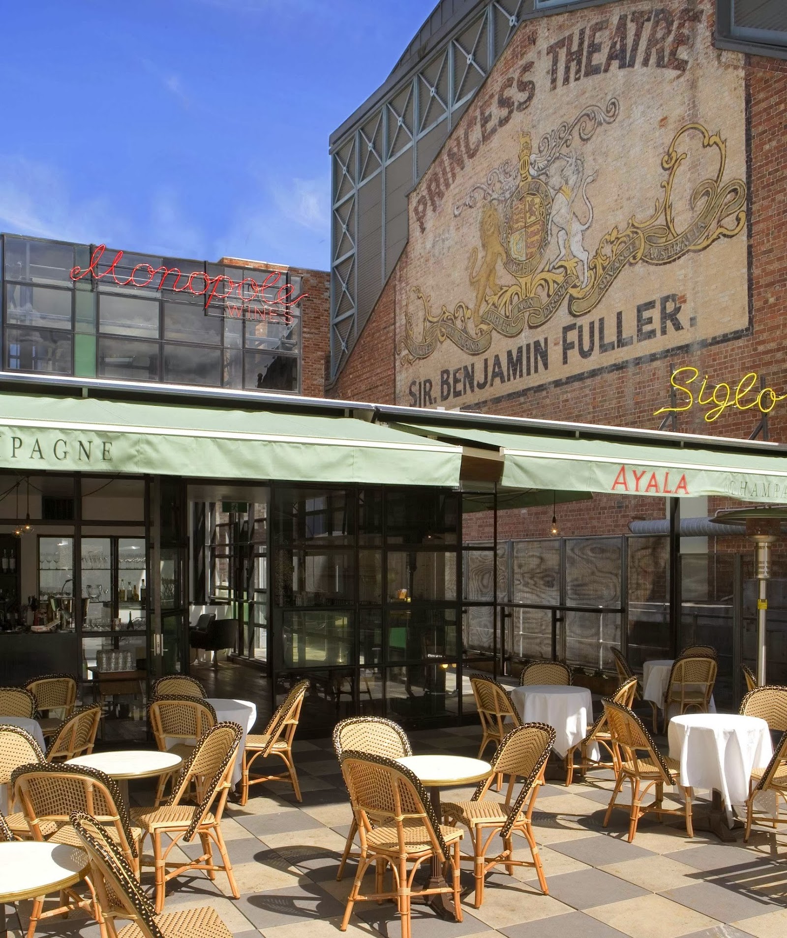 Siglo, Melbourne