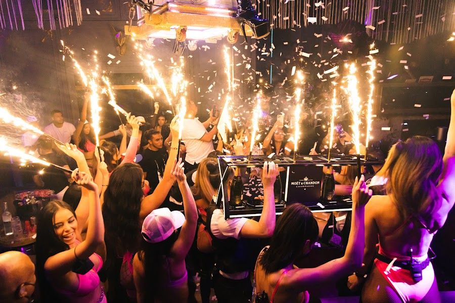 Mr Jones, Miami