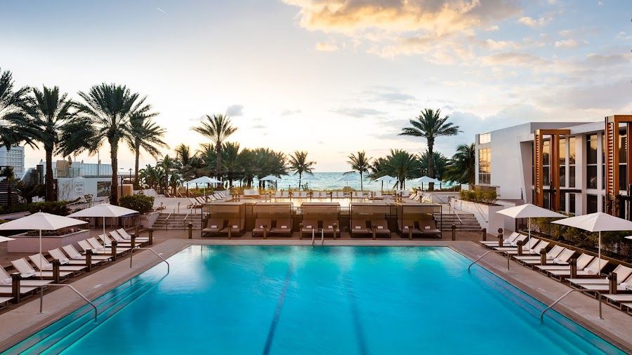 Eden Roc Pool Bar, Miami