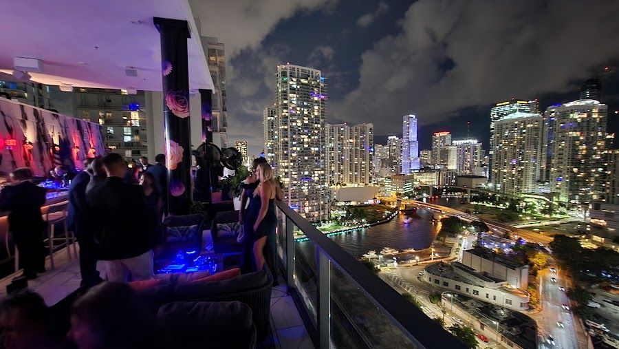 Rosa Sky Rooftop, Miami