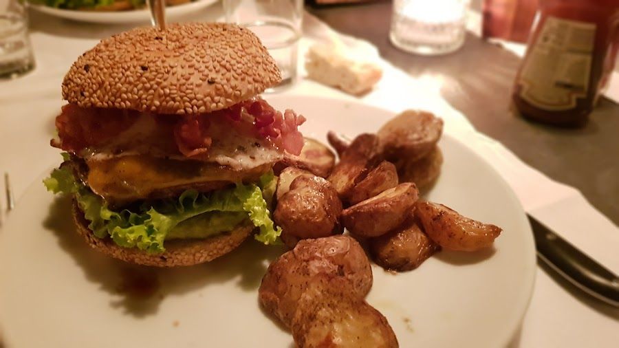 Deus Cafe, Milan