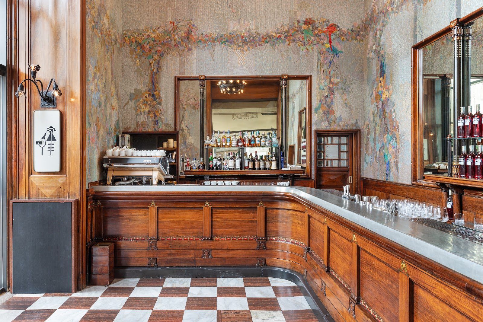 Galleria Cocktail Bar Milan bar interior