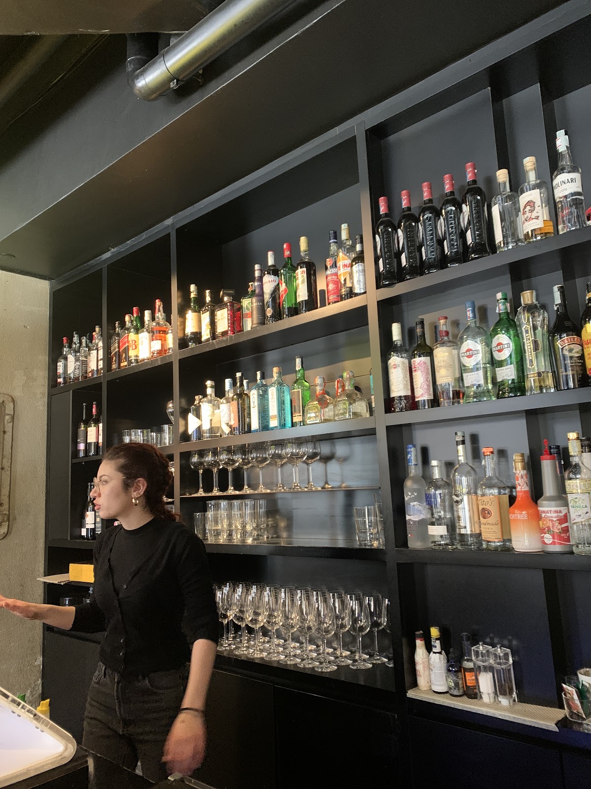 Straf Bar, Milan