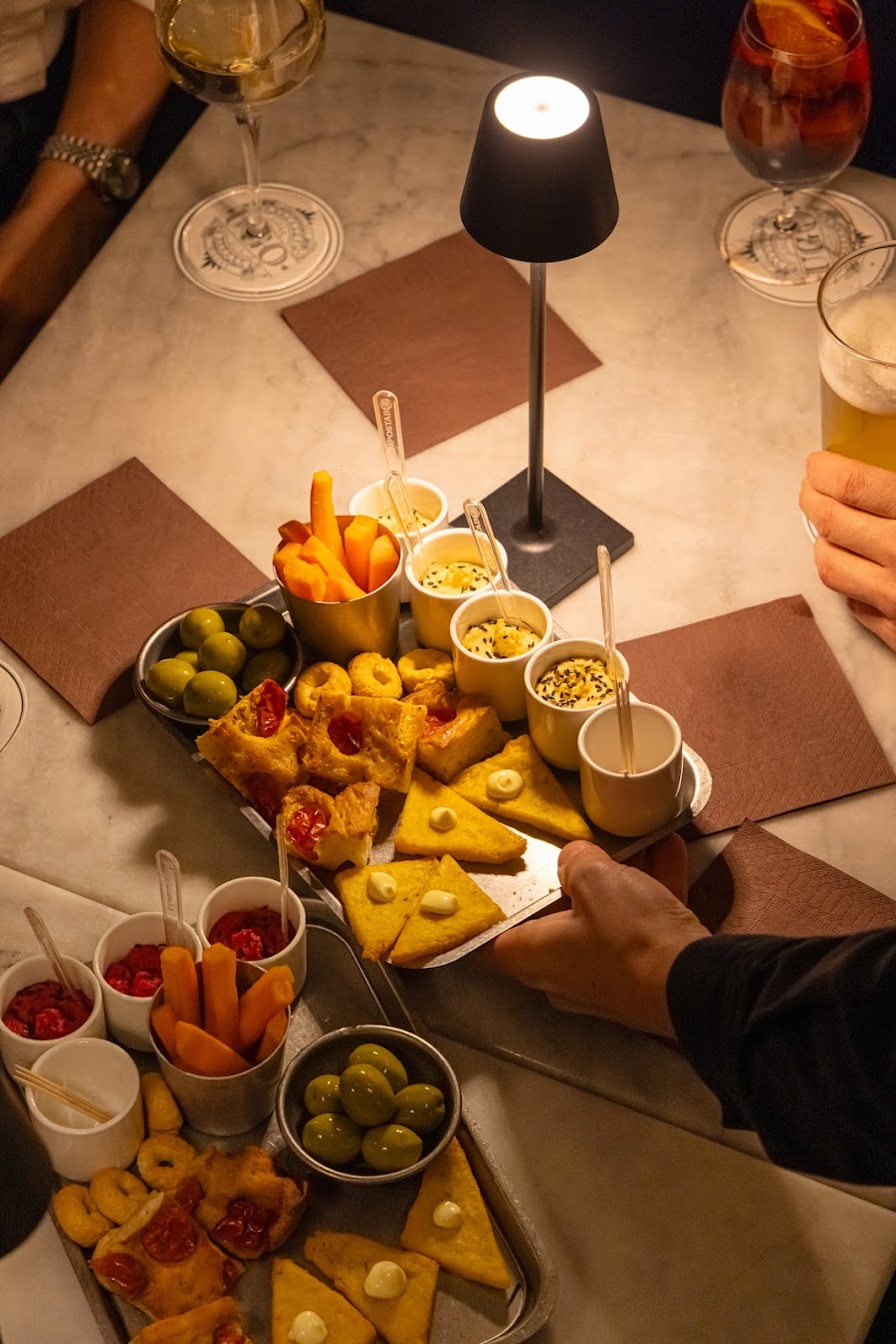 Ugo Bar, Milan