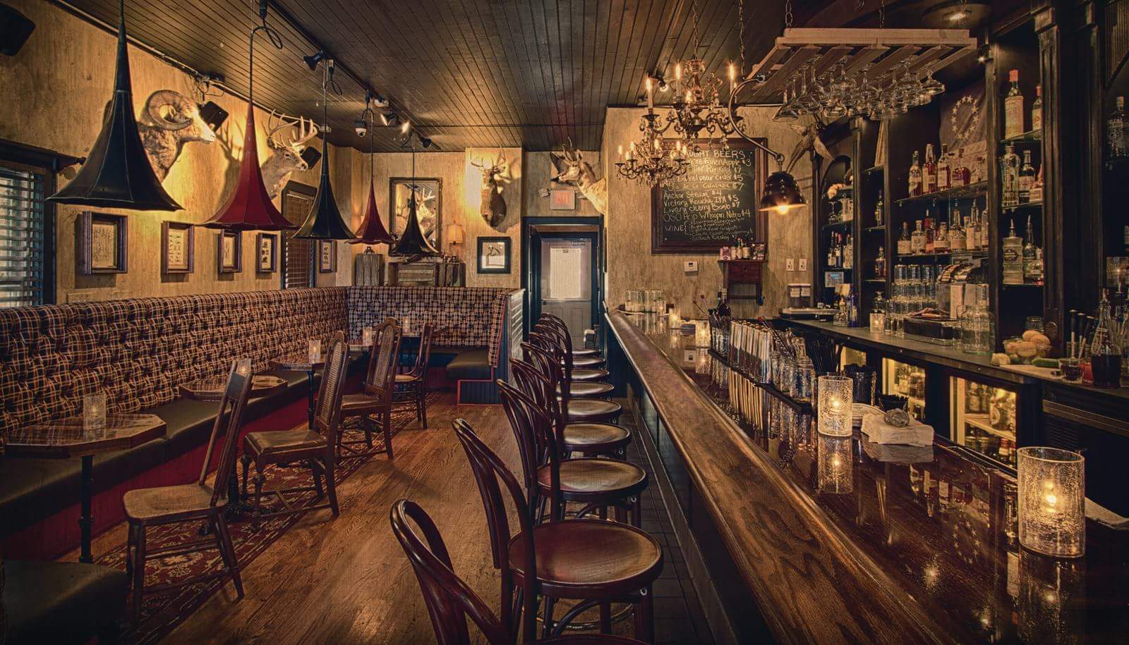 Boone & Crockett Milwaukee bar interior