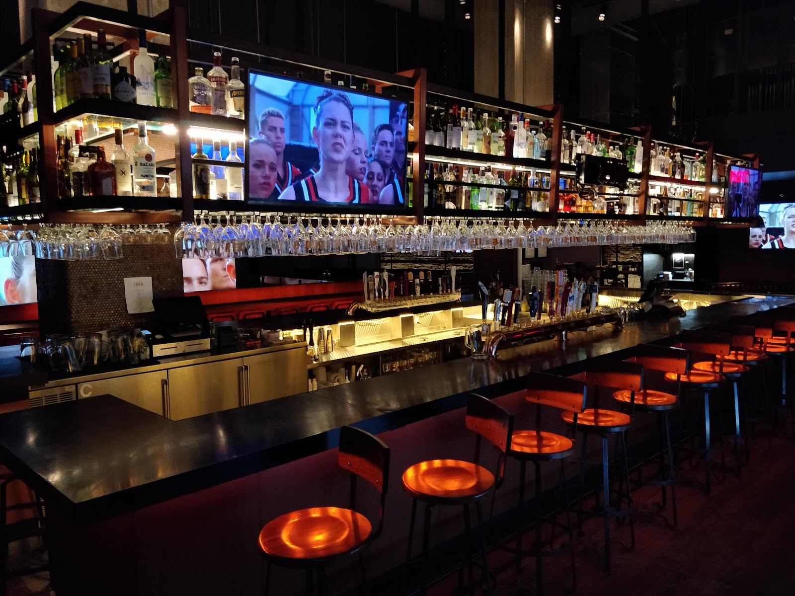 1909 Taverne Moderne, Montreal