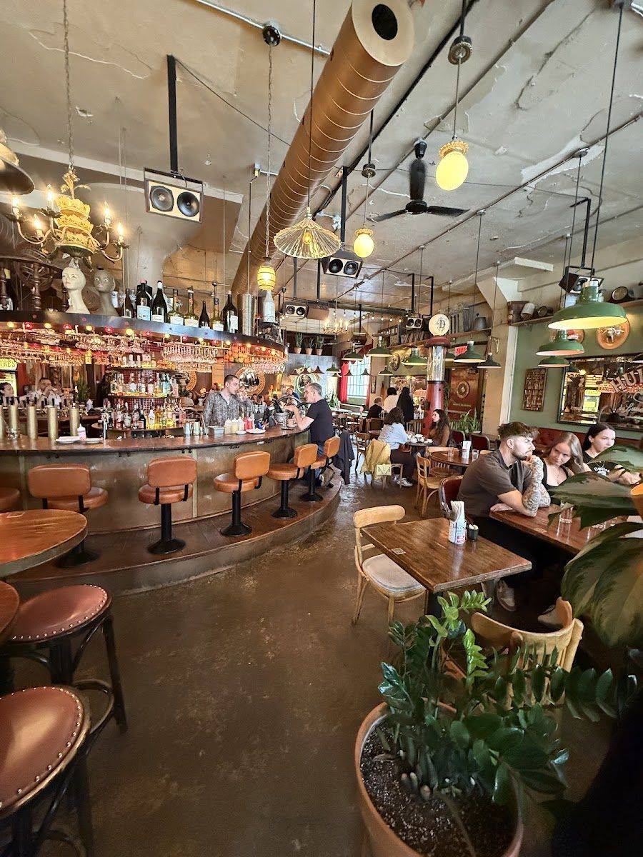 Bar Darling, Montreal