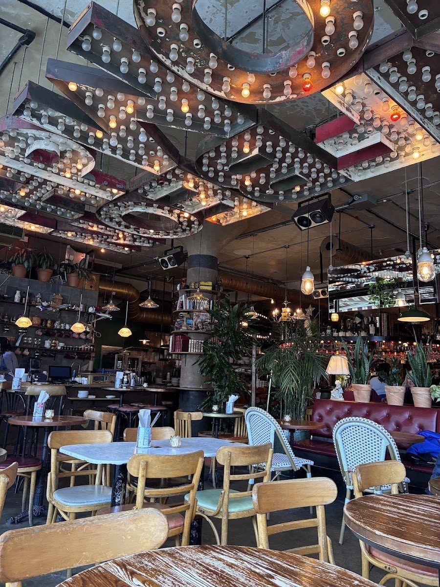 Bar Darling, Montreal