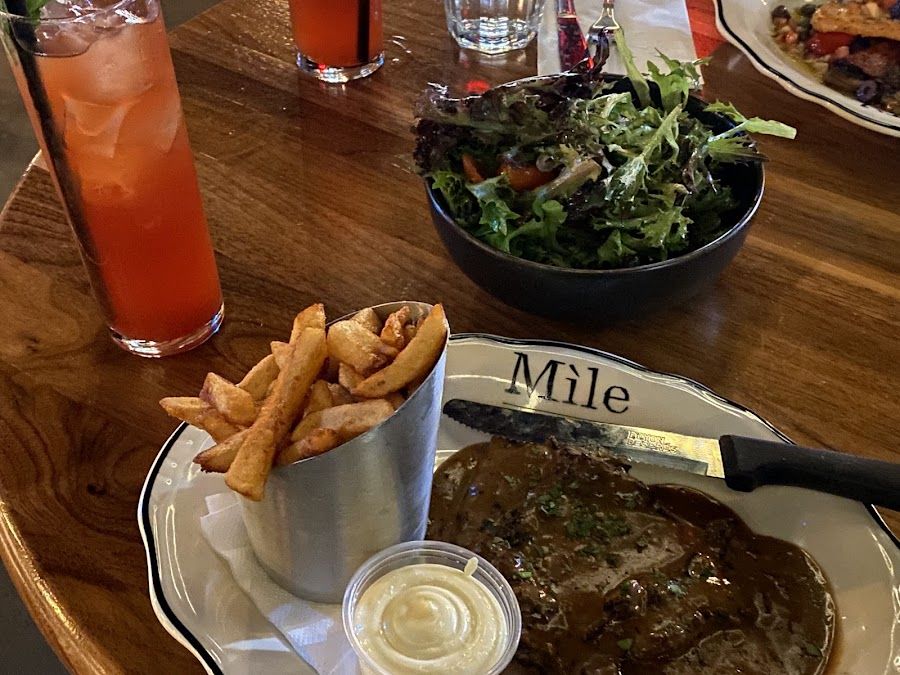 Le Mile Public House, Montreal