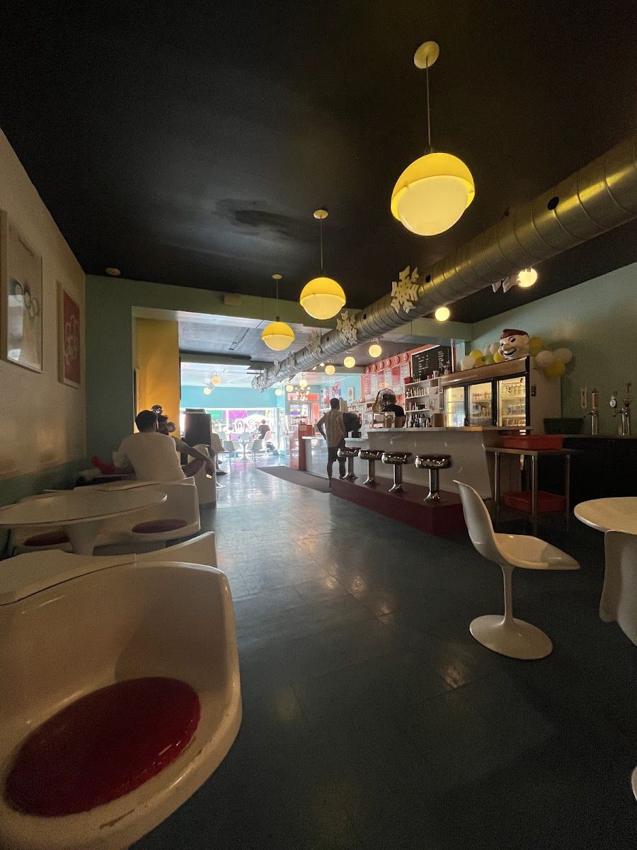 Bar Atomic, Montreal