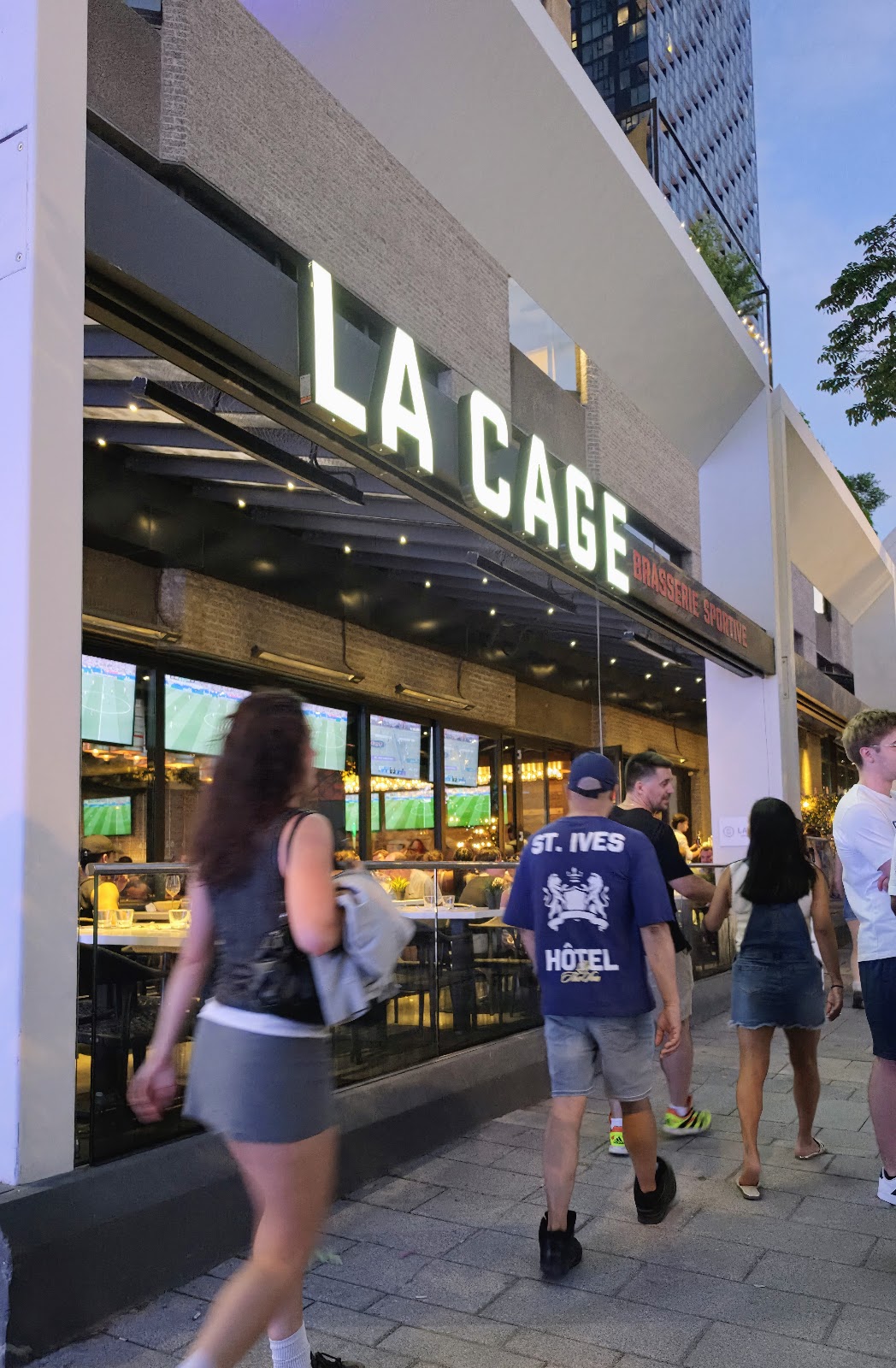 La Cage - Brasserie sportive, Montreal