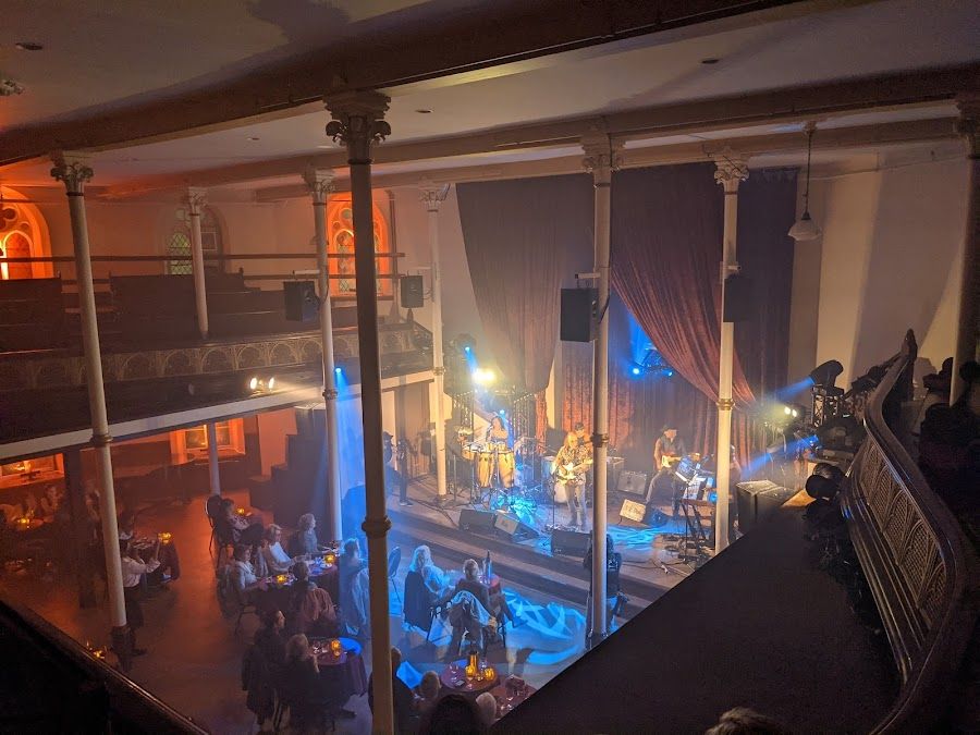 Le Balcon Cabaret Music Hall, Montreal