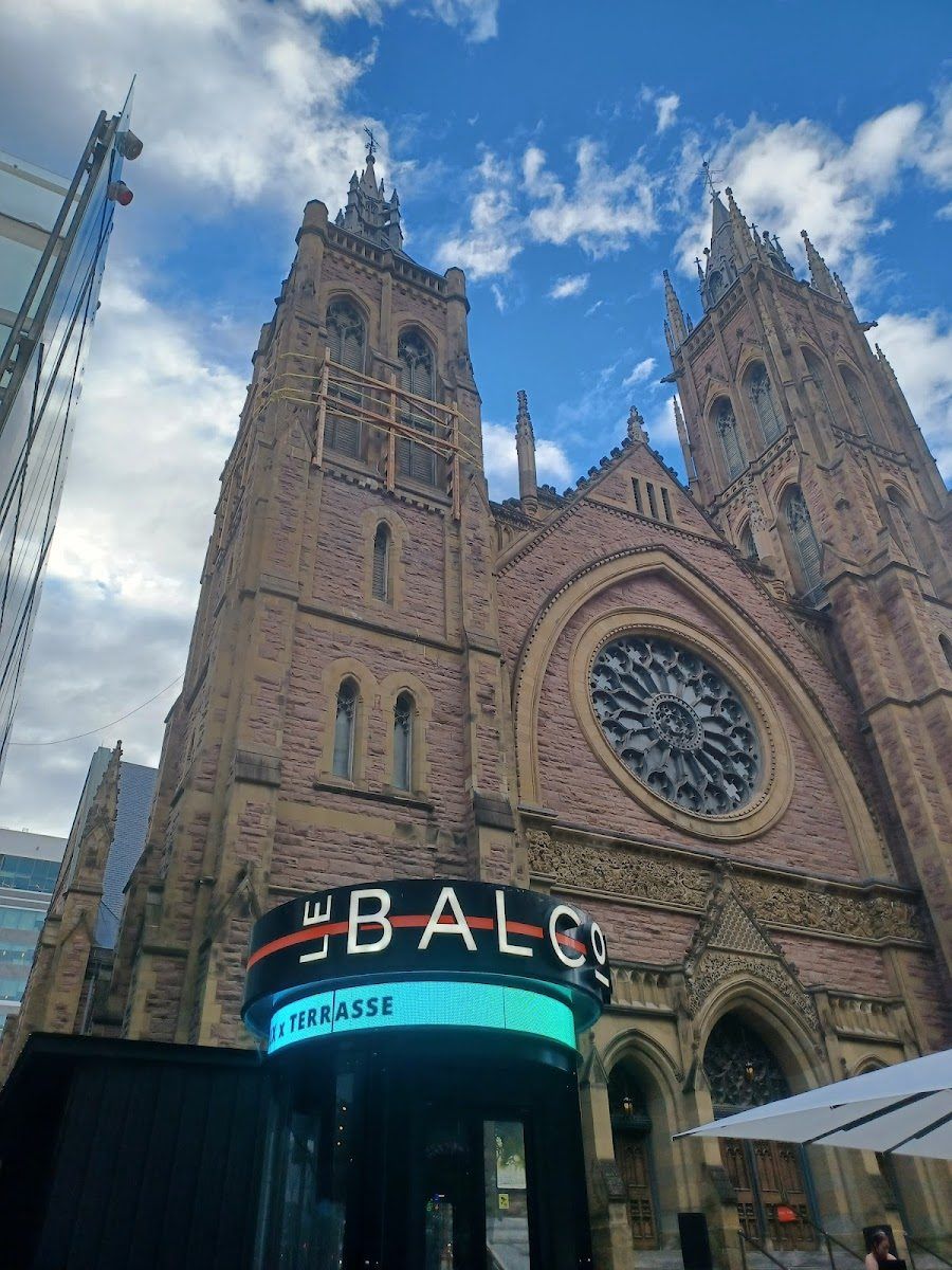Le Balcon Cabaret Music Hall, Montreal