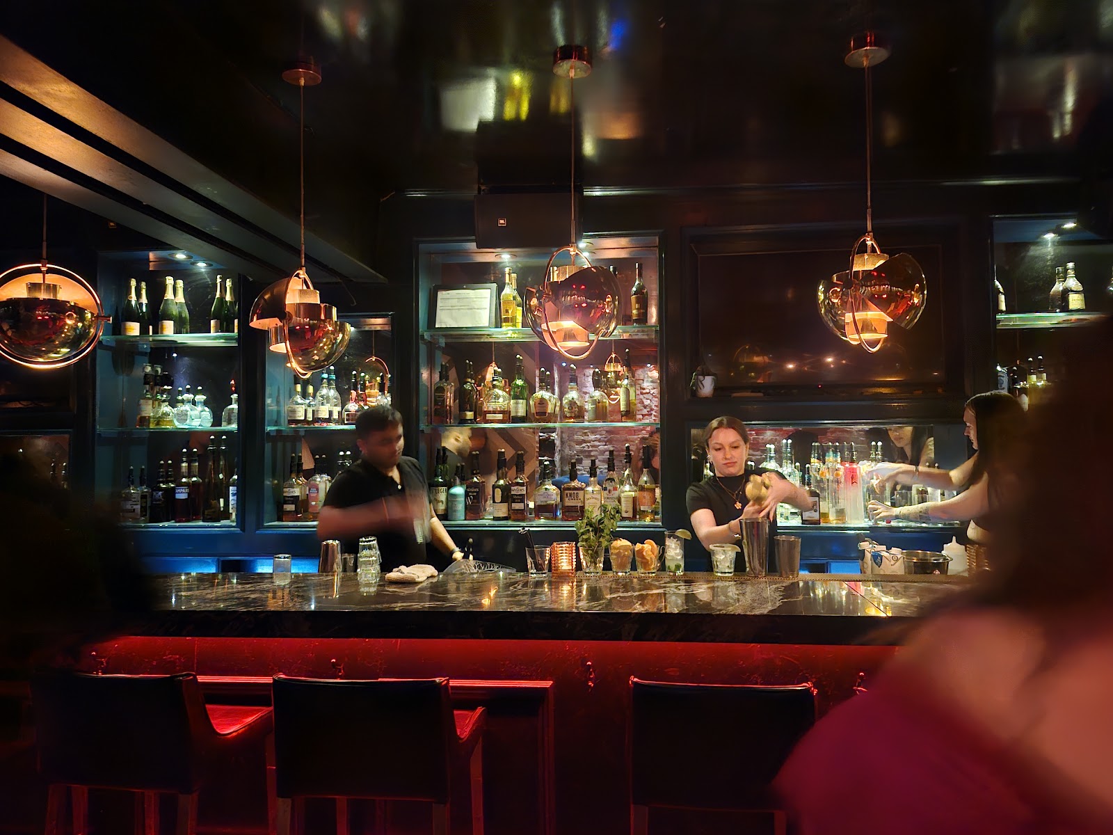 Le Confessionnal, Montreal