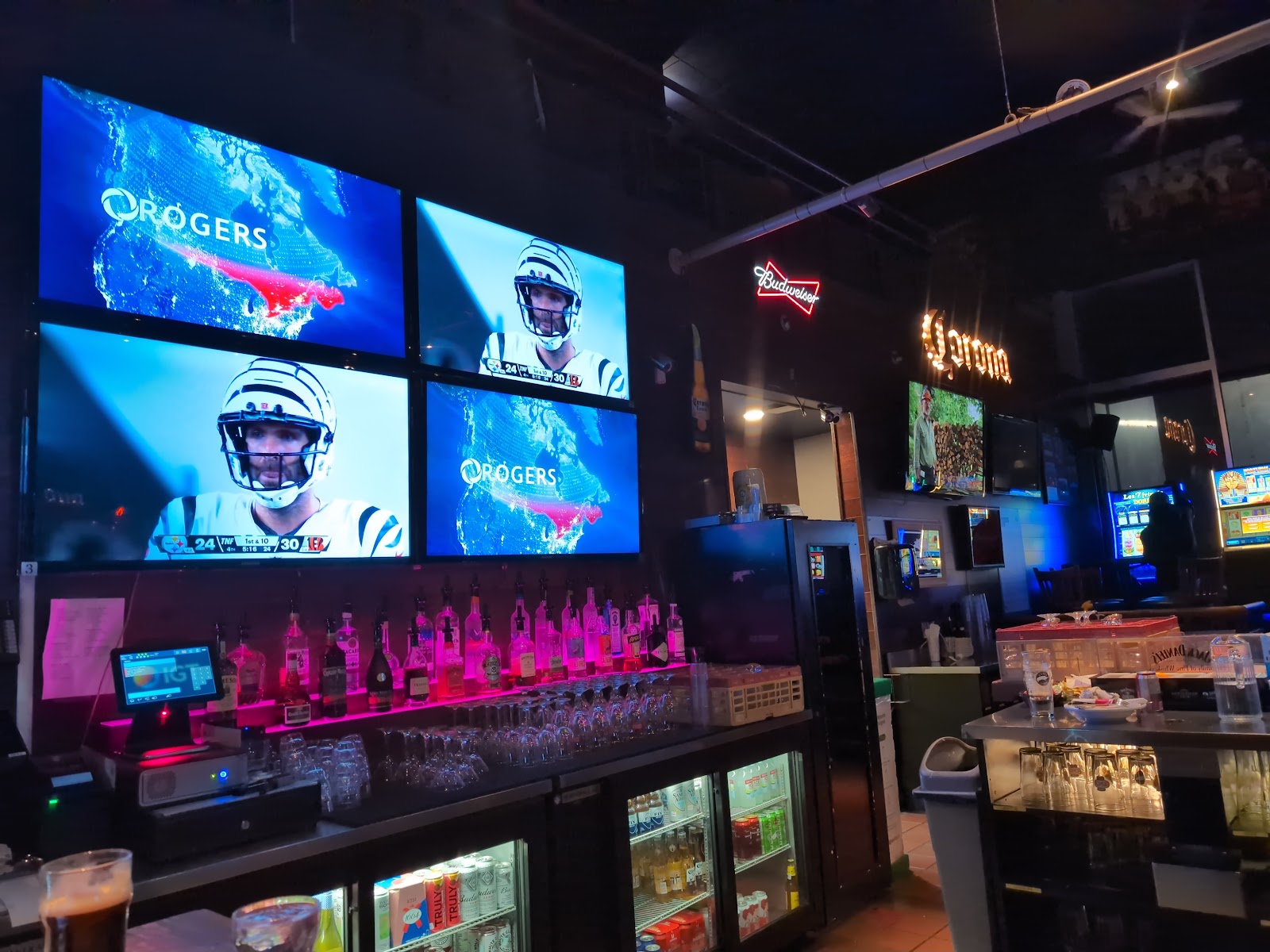 MVP Restaurant & Bar Sportif, Montreal