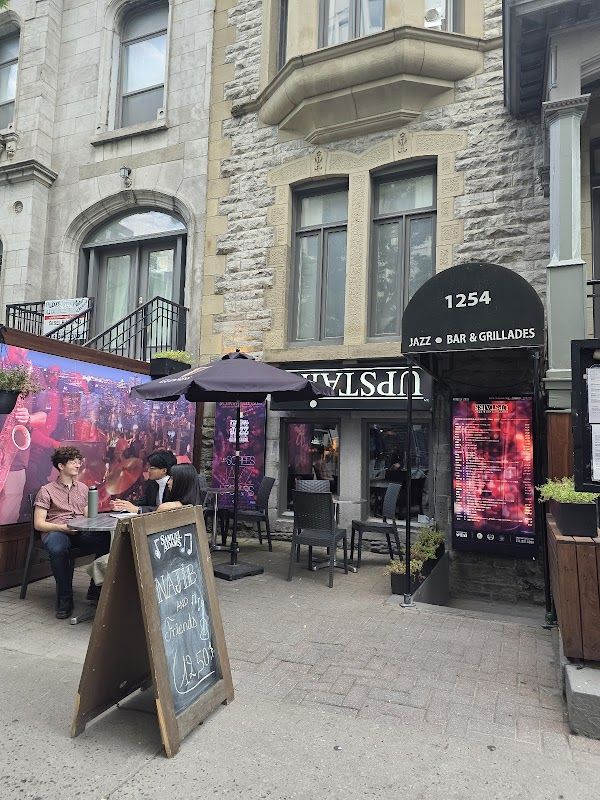 Le Balcon Cabaret Music Hall