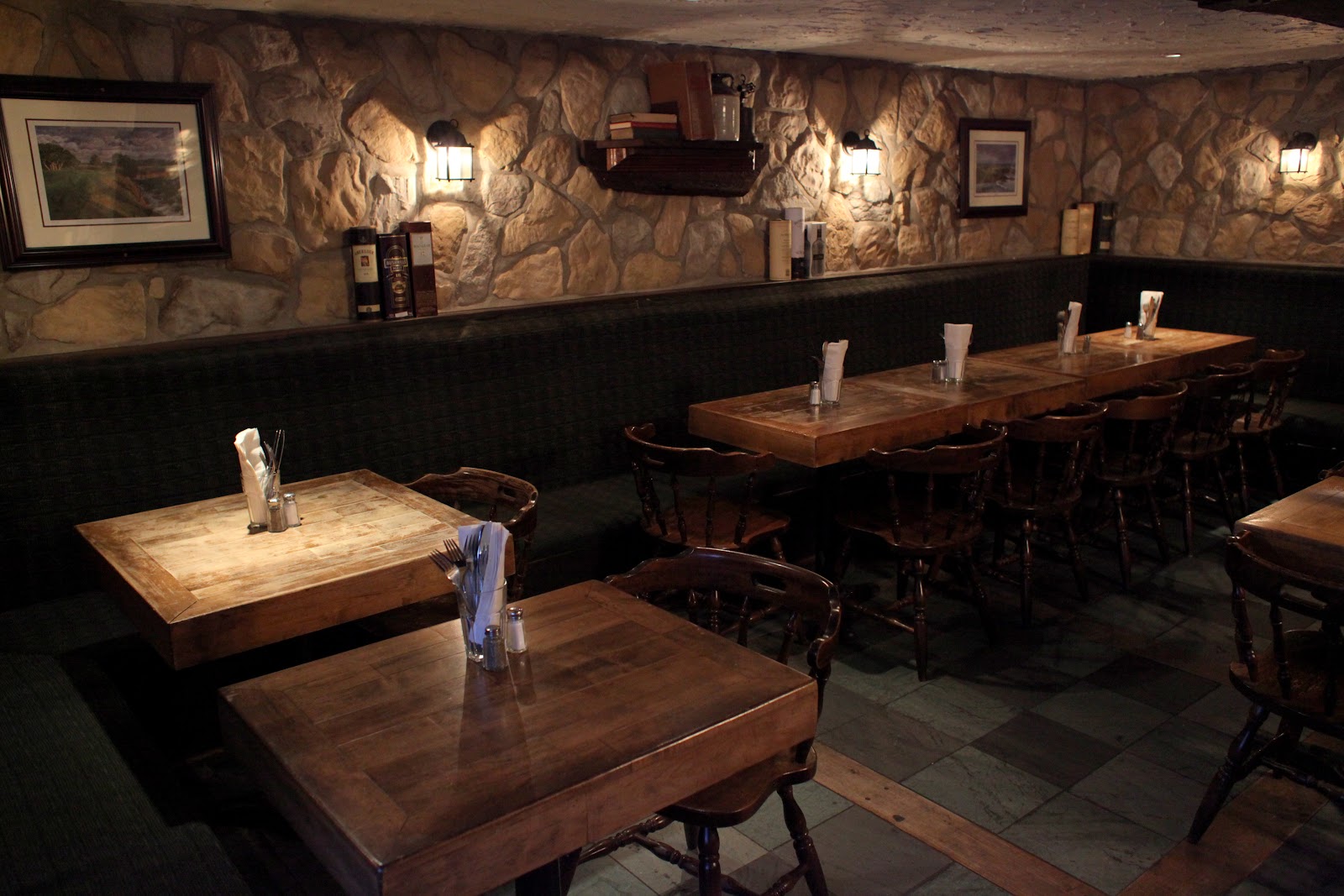 Ye Olde Orchard Pub &amp; Grill, Montreal