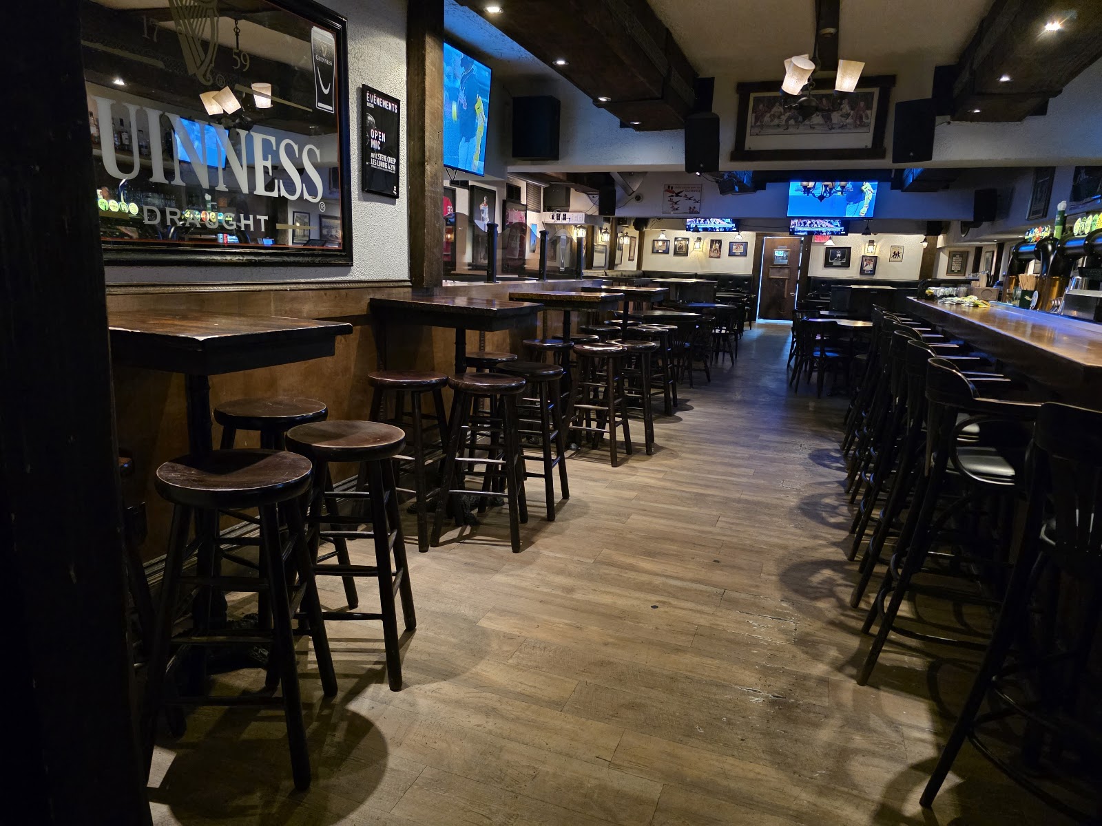 Ye Olde Orchard Pub &amp; Grill, Montreal
