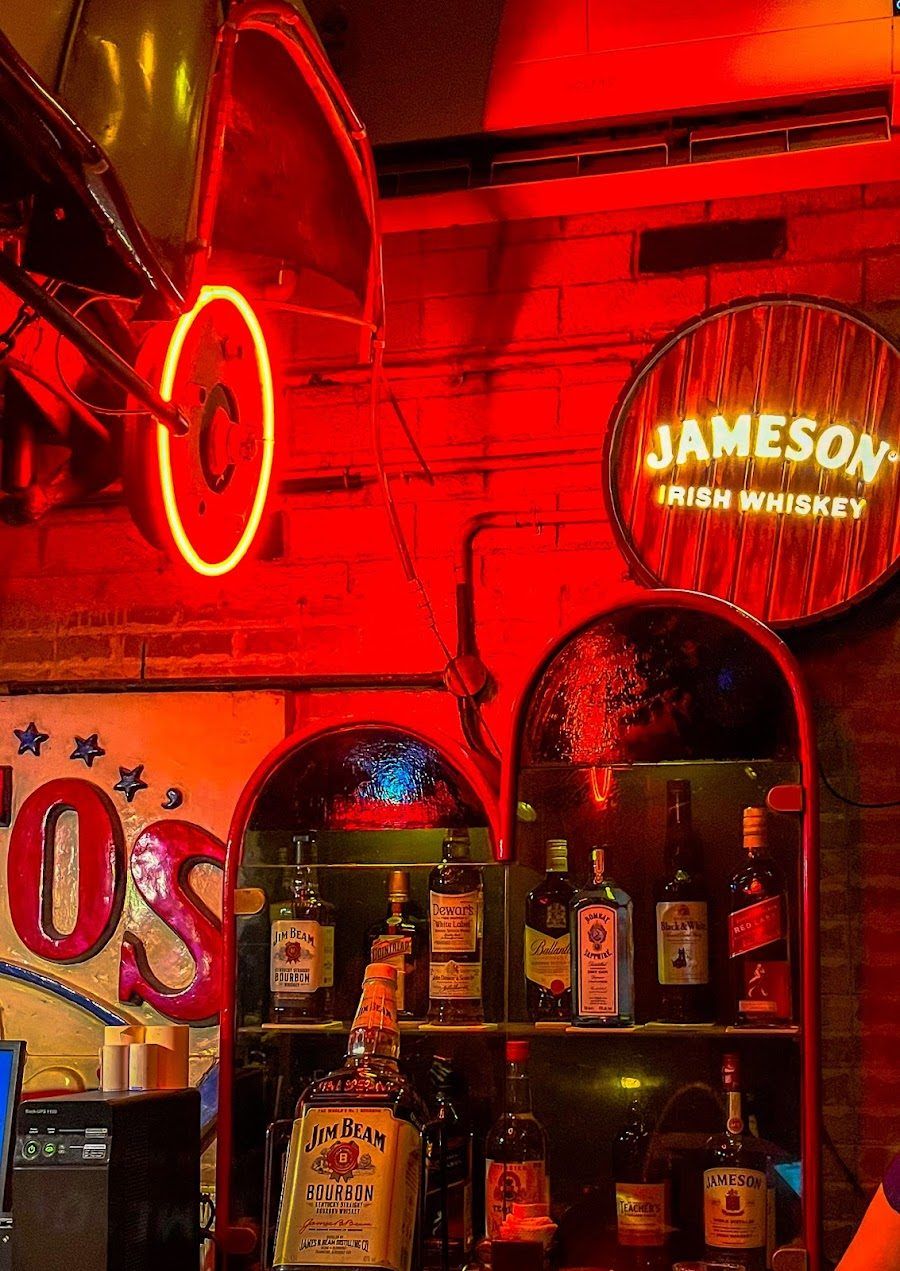 Toto's Garage, Mumbai
