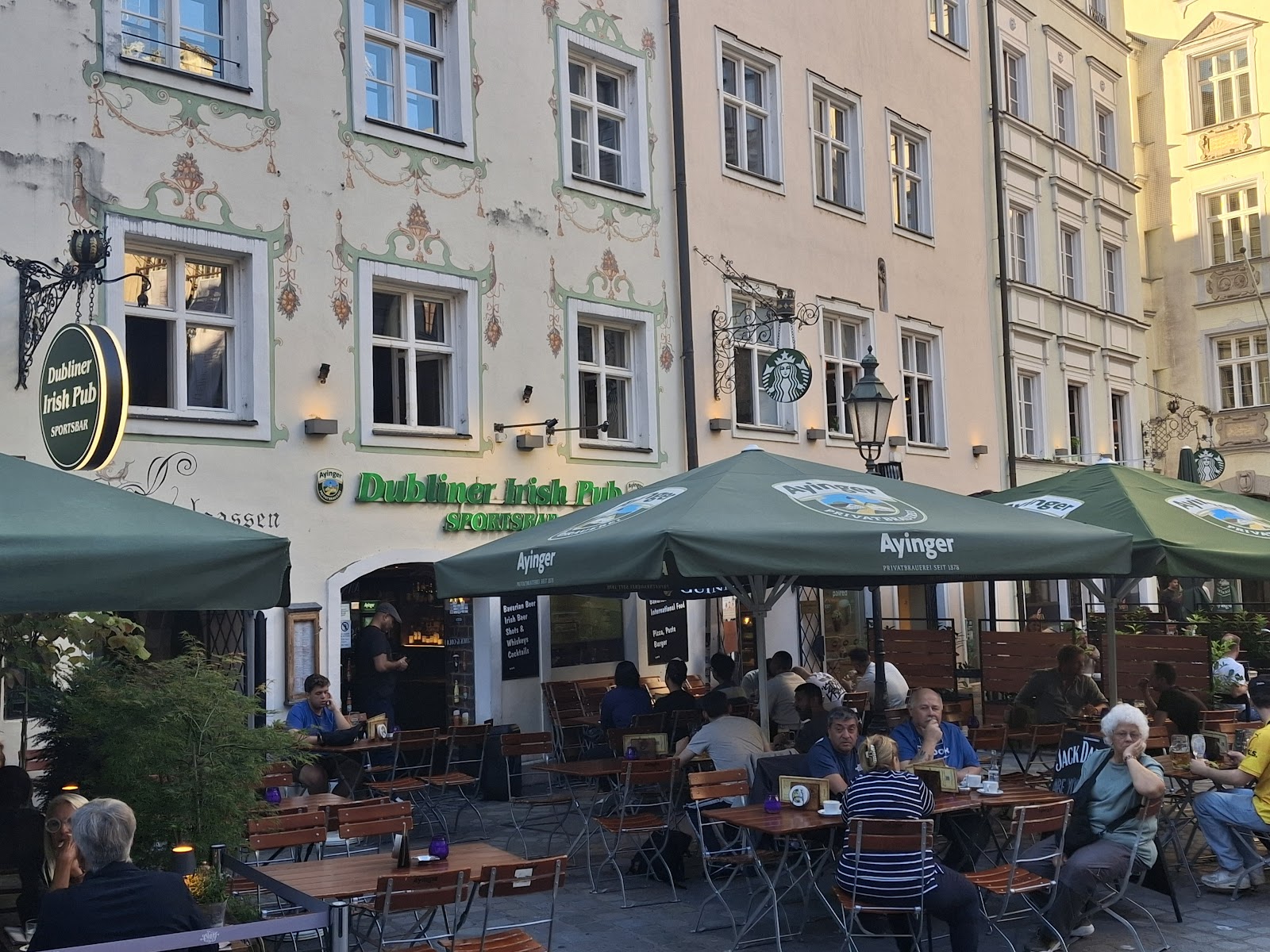 Dubliner Irish Pub &amp; Sports Bar, Munich
