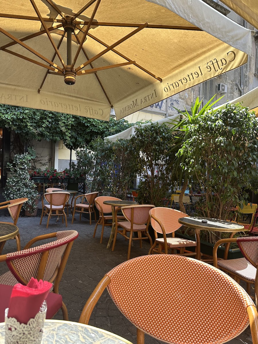 Intra Moenia, Naples