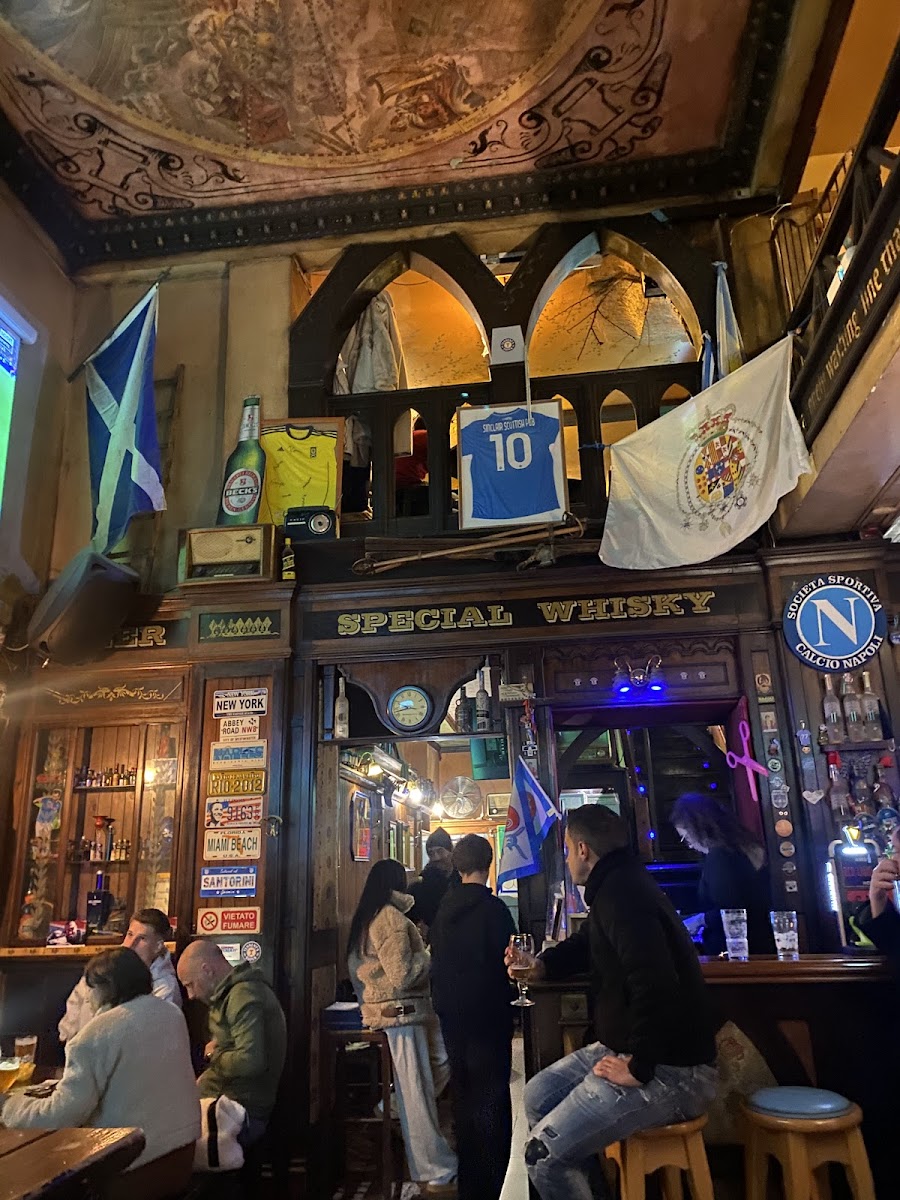Sinclair Scottish Pub, Naples