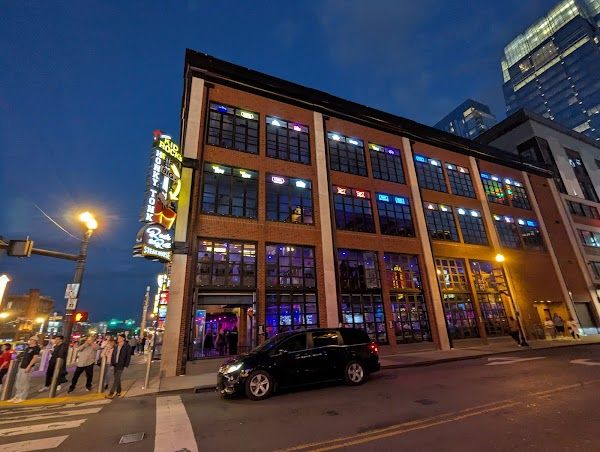 Skull's Rainbow Room