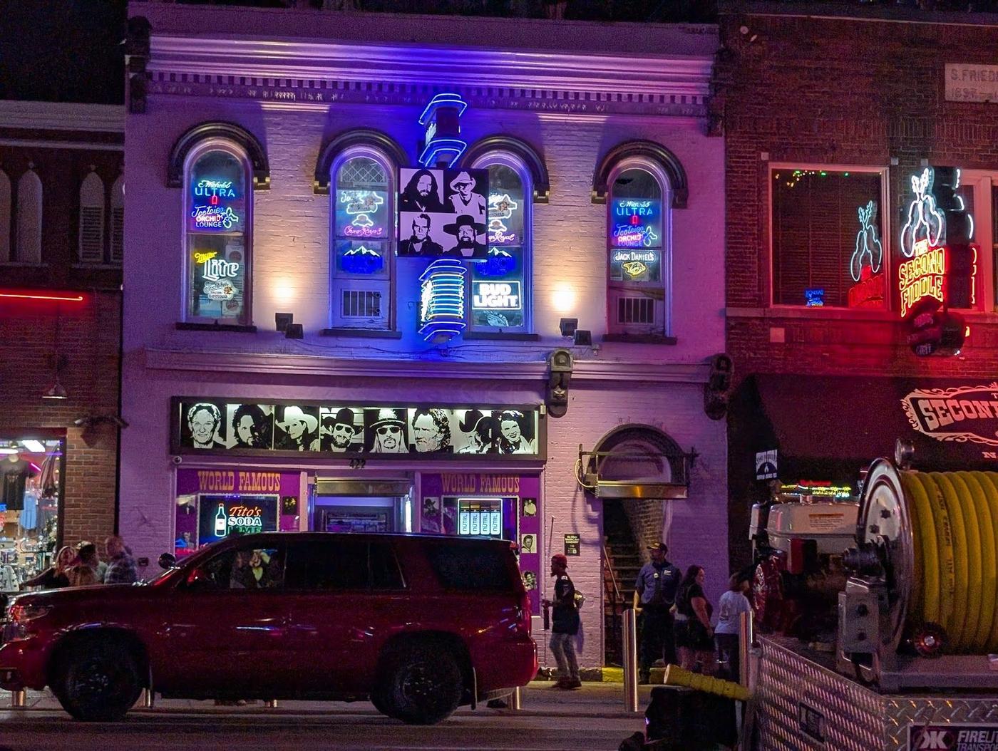 Tootsie's Orchid Lounge in Nashville