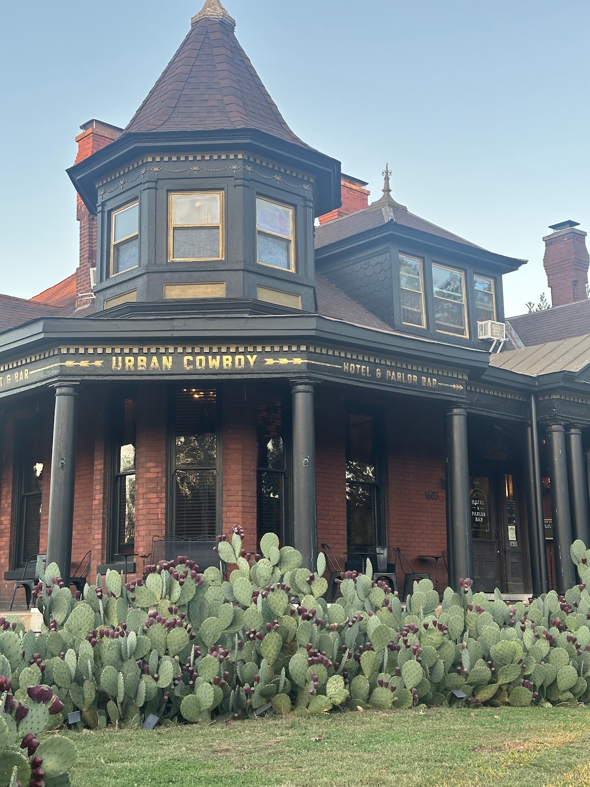 Urban Cowboy Public House, Nashville