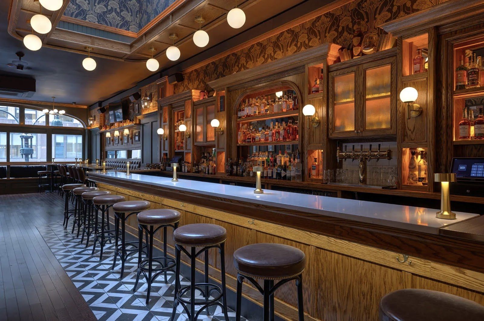 230 Sportsbar (Madison Tavern) New York bar interior