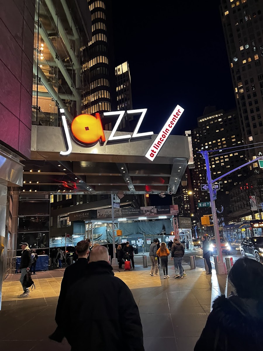 Dizzy's Club bar in New York