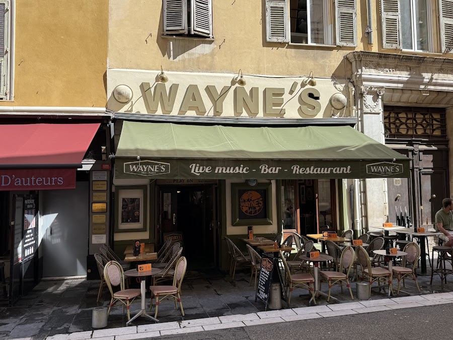 Wayne's Bar, Nice