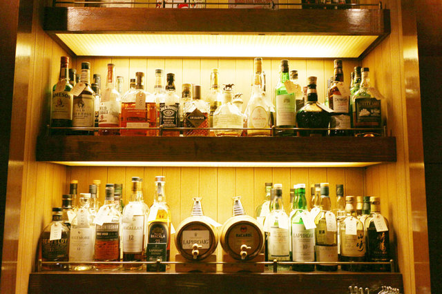Bar Craftman cocktail bar counter in Dojima, Kitashinchi, Osaka