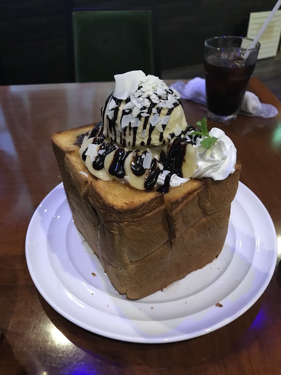 Three Monkeys Cafe, Osaka