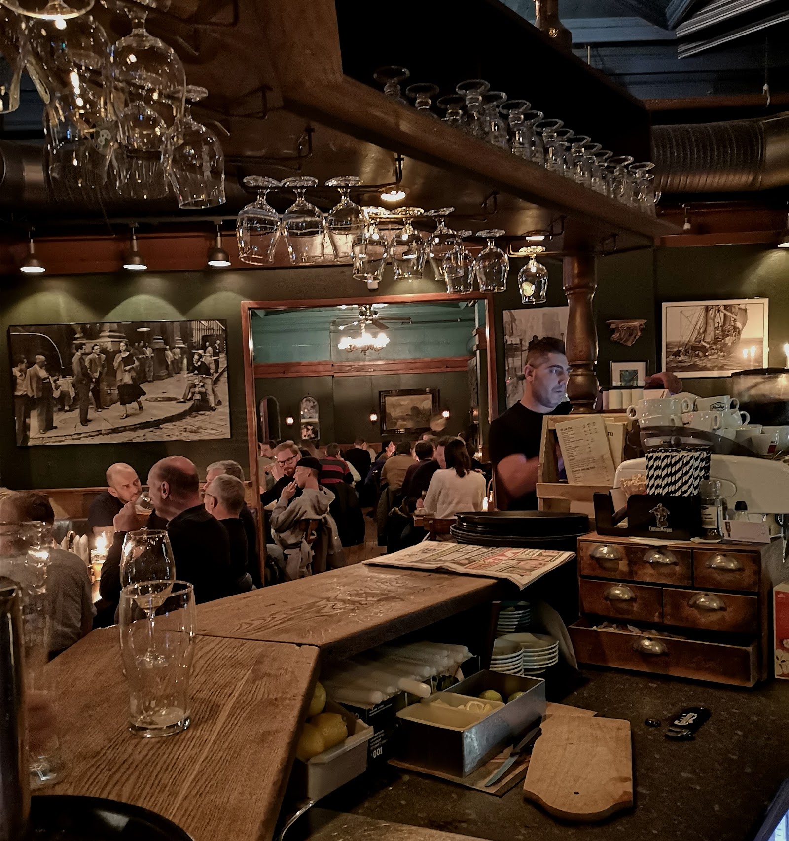 Saras Telt Oslo bar interior