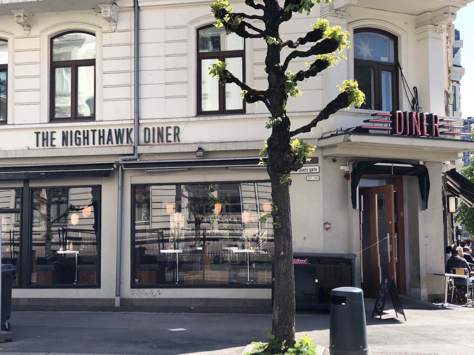 The yellow leather bar seating at The Nighthawk Diner on Grunerlokka Oslo