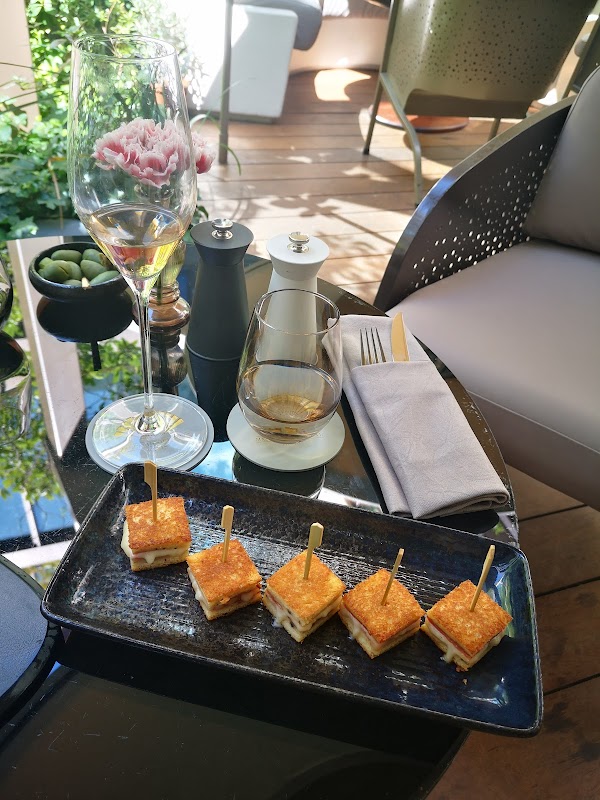 Bar 8 in Paris