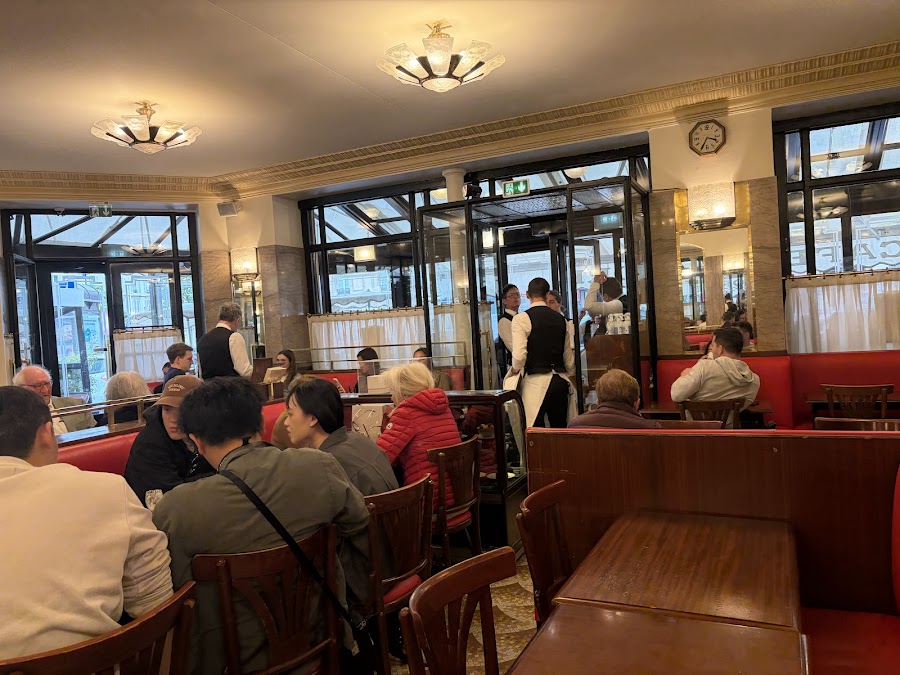 Cafe de Flore, Paris